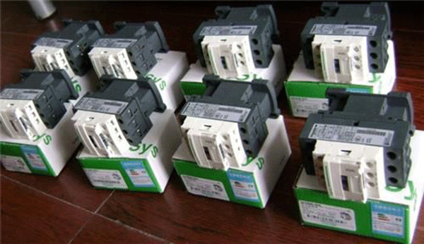 如何選擇合適的三相異步電機(jī)變頻器——西安泰富西瑪電機(jī)(西安西瑪電機(jī)集團(tuán)股份有限公司)官方網(wǎng)站 如何選擇合適的三相異步電機(jī)變頻器——西安泰富西瑪電機(jī)(西安西瑪電機(jī)集團(tuán)股份有限公司)官方網(wǎng)站