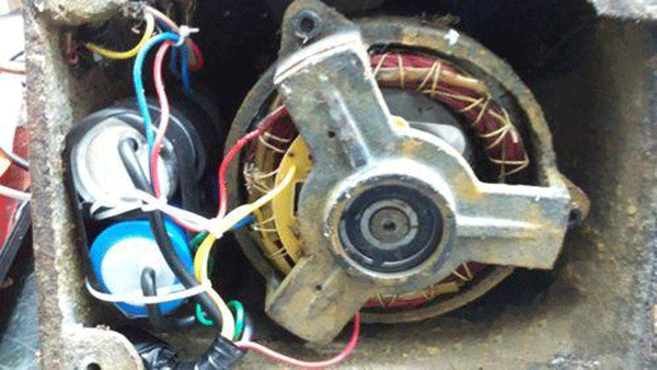 談?wù)勎鳜旊姍C的正常工作溫度。